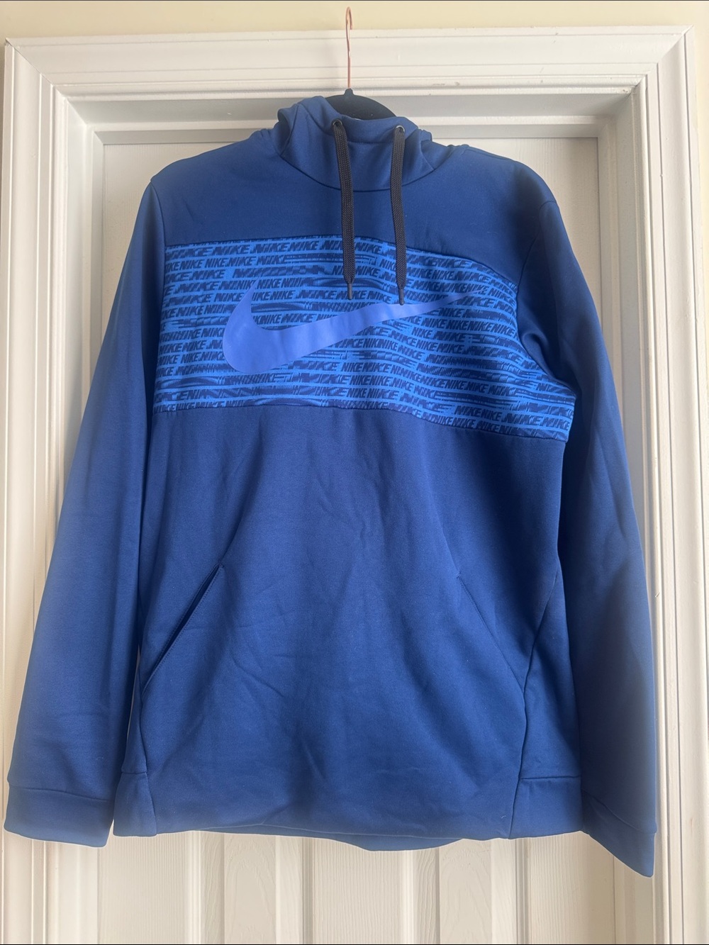 Nike Men’s Royal Blue Pullover Hoodie with Contrast Swoosh